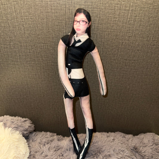 Bendable, Twistable ILLIT Doll—Minju