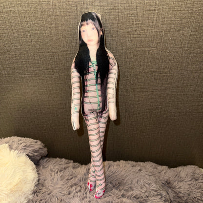 Bendable, Twistable ILLIT Doll—Wonhee