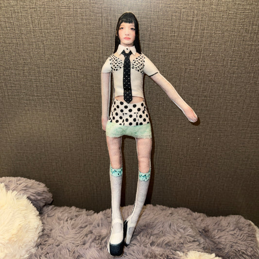 Bendable, Twistable ILLIT Doll—Iroha