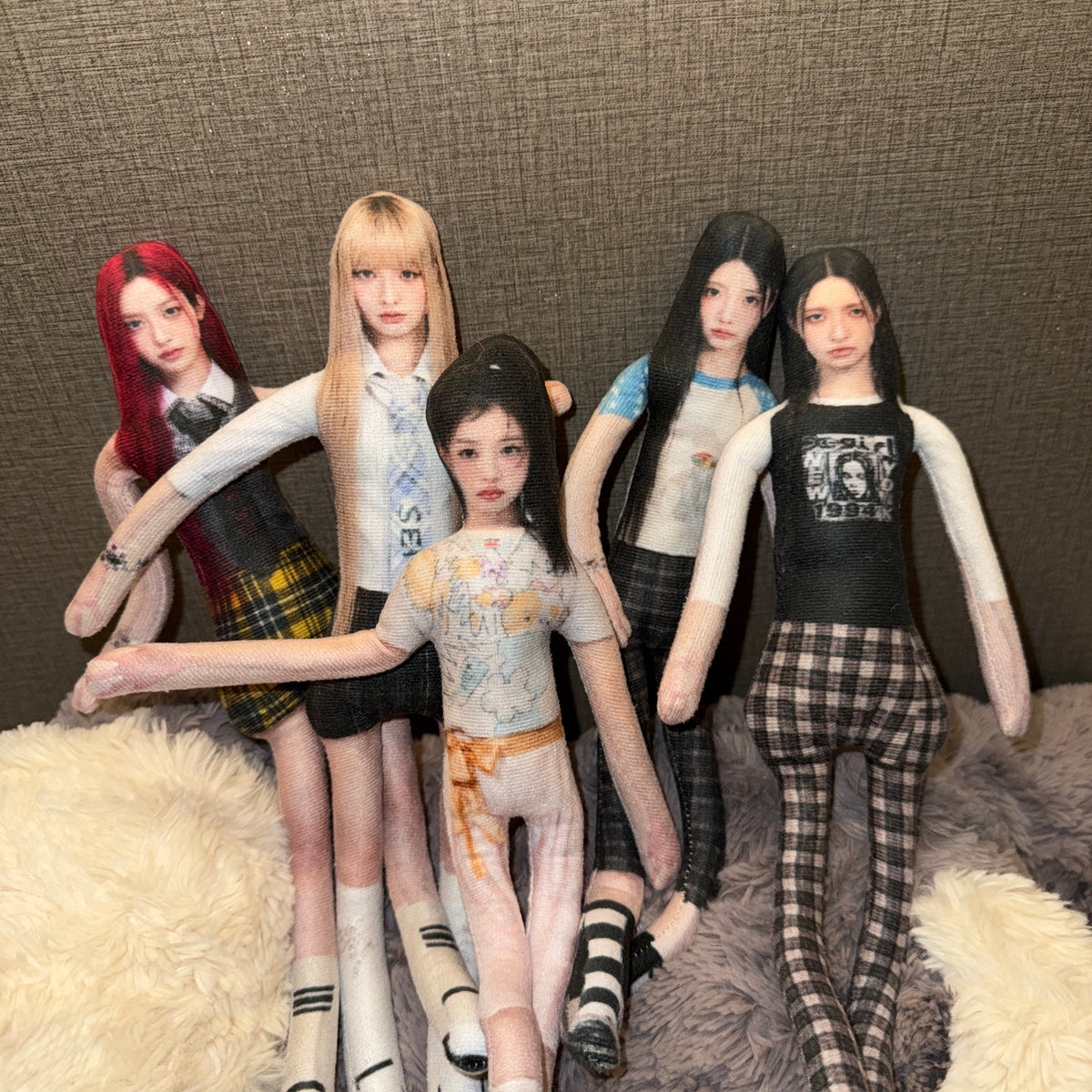Bendable, Twistable ILLIT Doll—5-Member Full Set