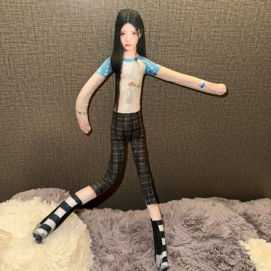 Bendable, Twistable ILLIT Doll—Wonhee