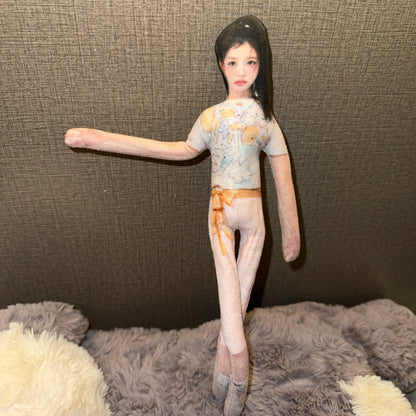 Bendable, Twistable ILLIT Doll—5-Member Full Set