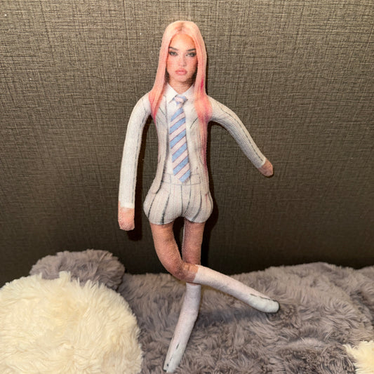 KATSEYE Daniela doll - Style 01